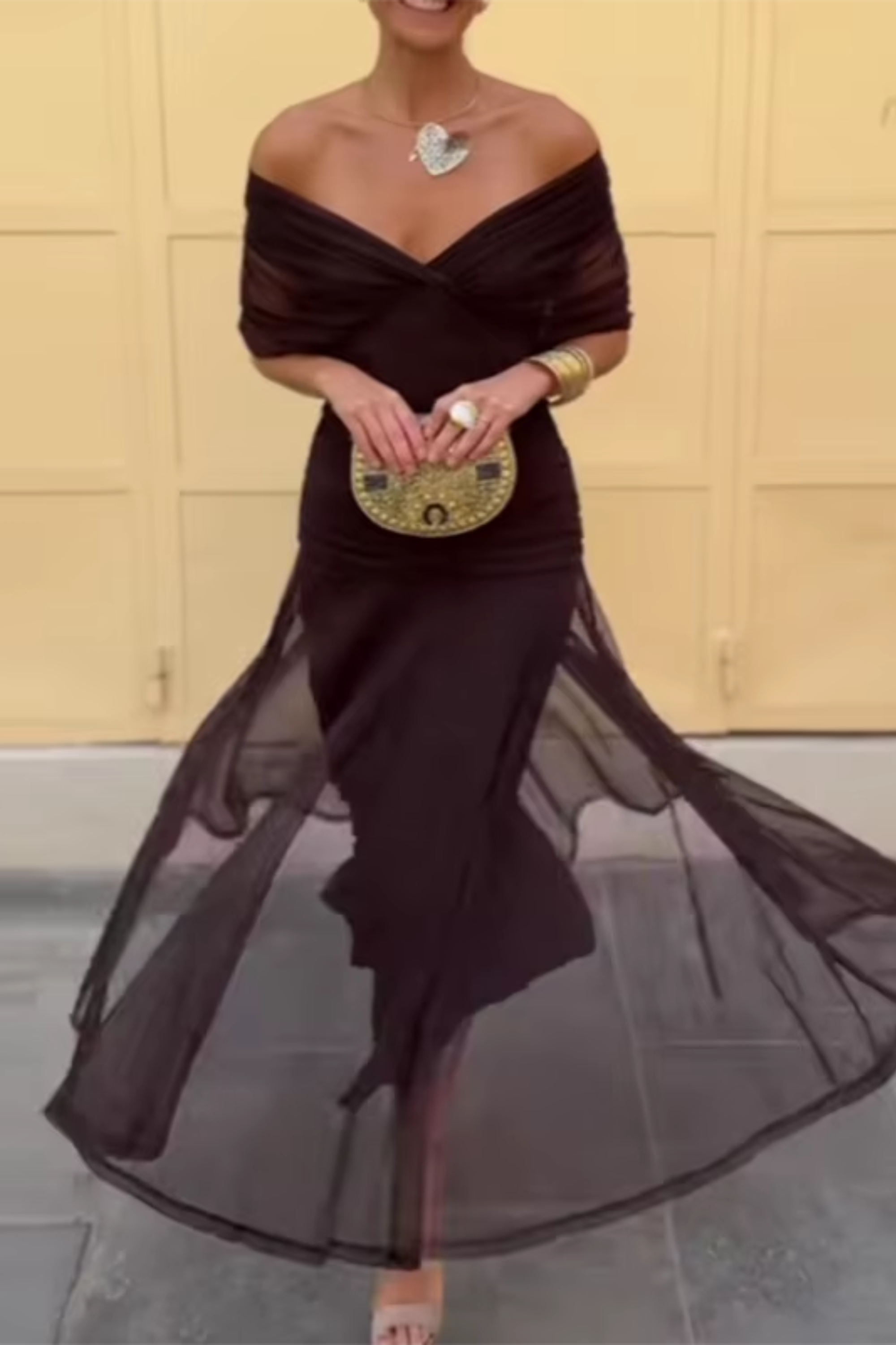 Santana | Elegant V-Neck Maxi Dress