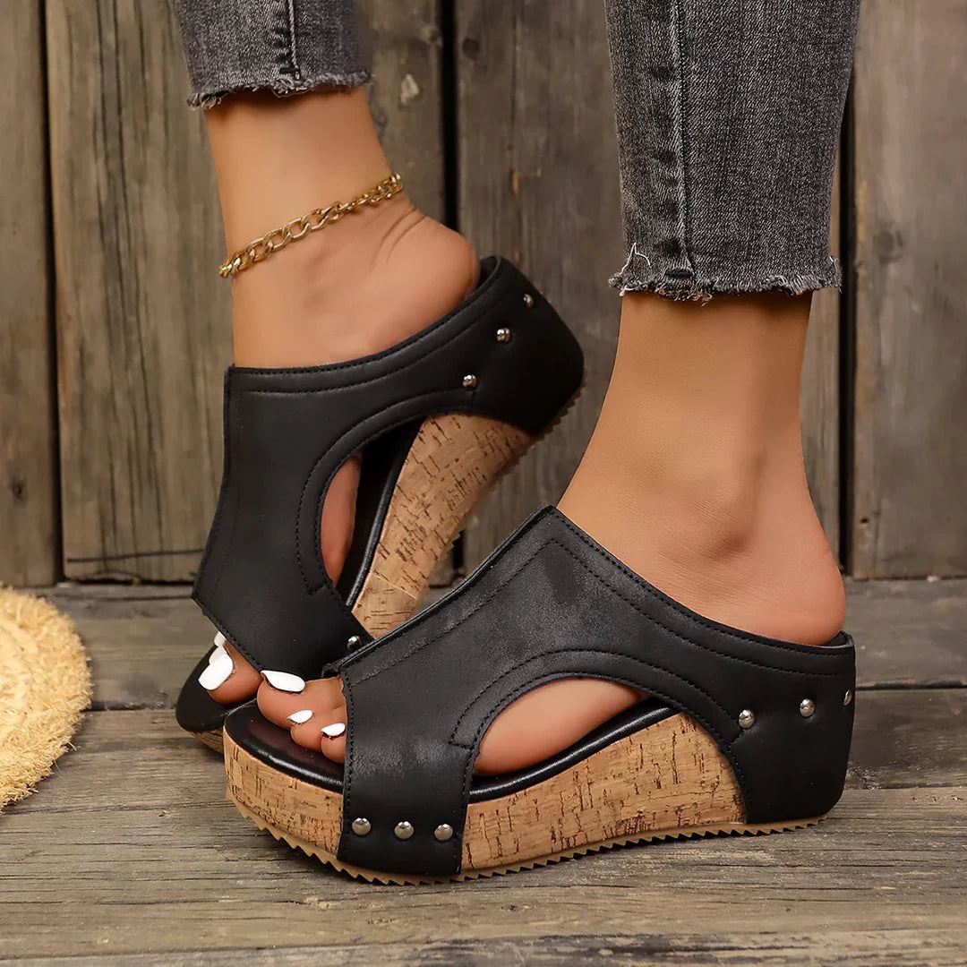 Lumi | Stud Wedges